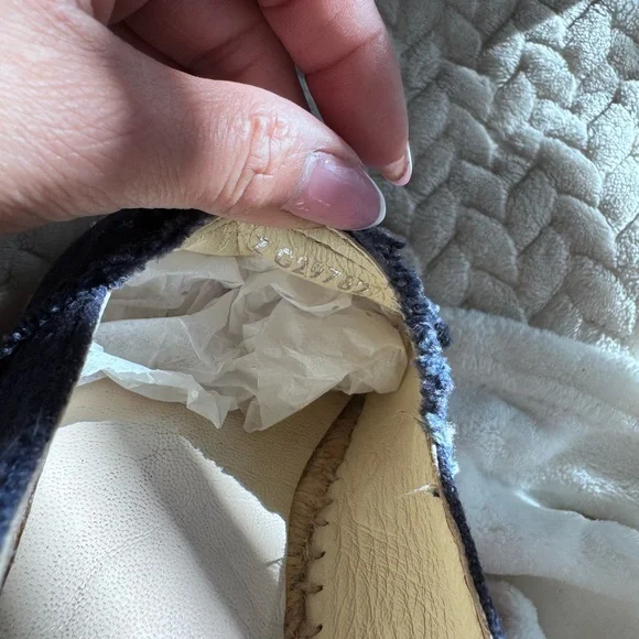 CHANEL Navy Canvas CC Espadrilles Black Cap Toe Size 7.5 W - Picture 7 of 8